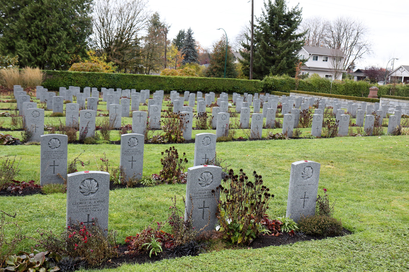 Illustration for article titled Pics from the Cemetery: 2017-11-11 at Mountain View